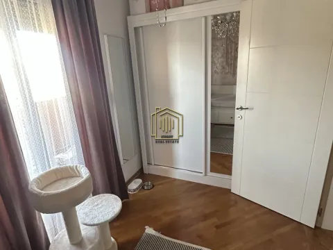 Prodaja, jednosoban stan, 86m², Stari Aerodrom, Podgorica - image 9