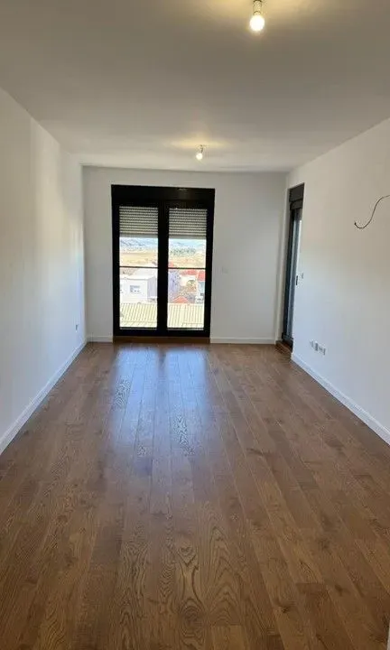 Rent, one bedroom apartment, 46m², Tološka šuma, Podgorica
