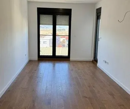 Stan in Tološka šuma