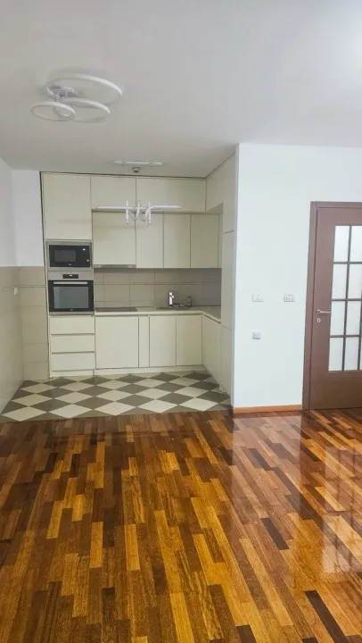 Izdavanje, dvosoban stan, 75m², City Kvart, Podgorica