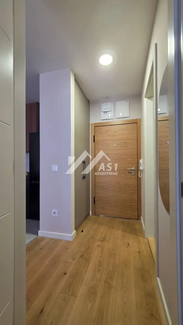 Izdavanje, dvosoban stan, 42m², Rotkvarija, Novi Sad Sve Podlokacije