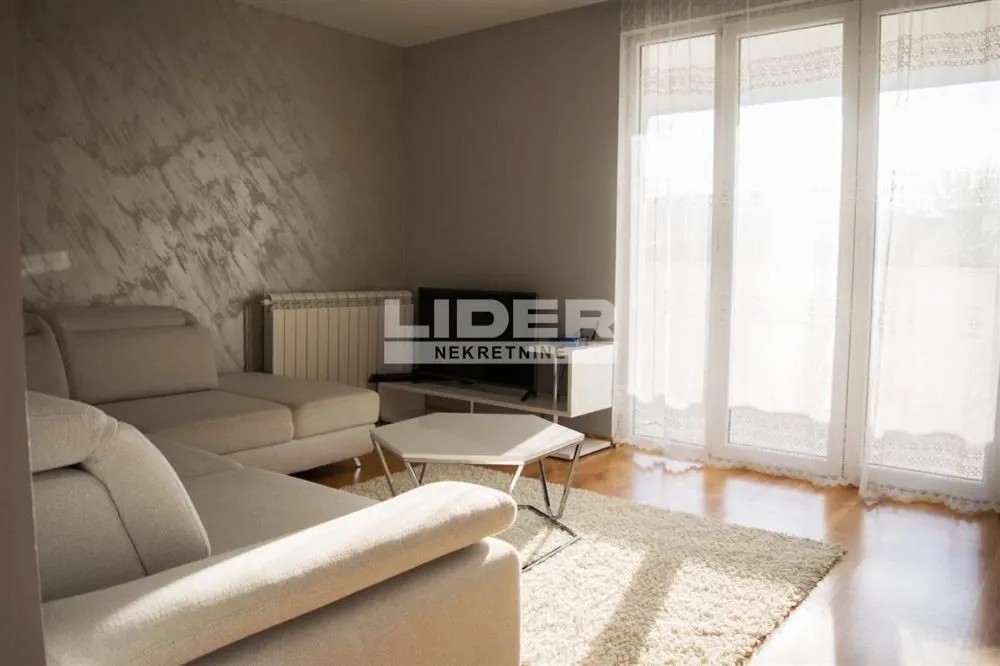 Prodaja, kuća, 198m², Ledine, Beograd