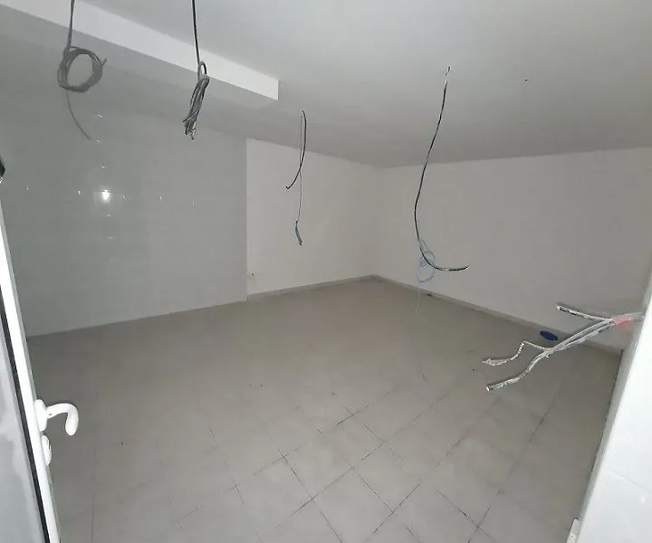 Prodaja, poslovni prostor, 1800m², Zemun Sve Podlokacije, Beograd