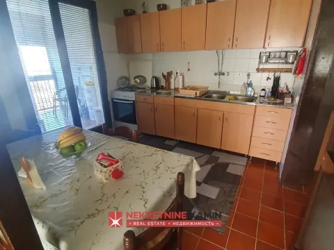 Prodaja, dvosoban stan, 64m², Centar, Bar - image 4