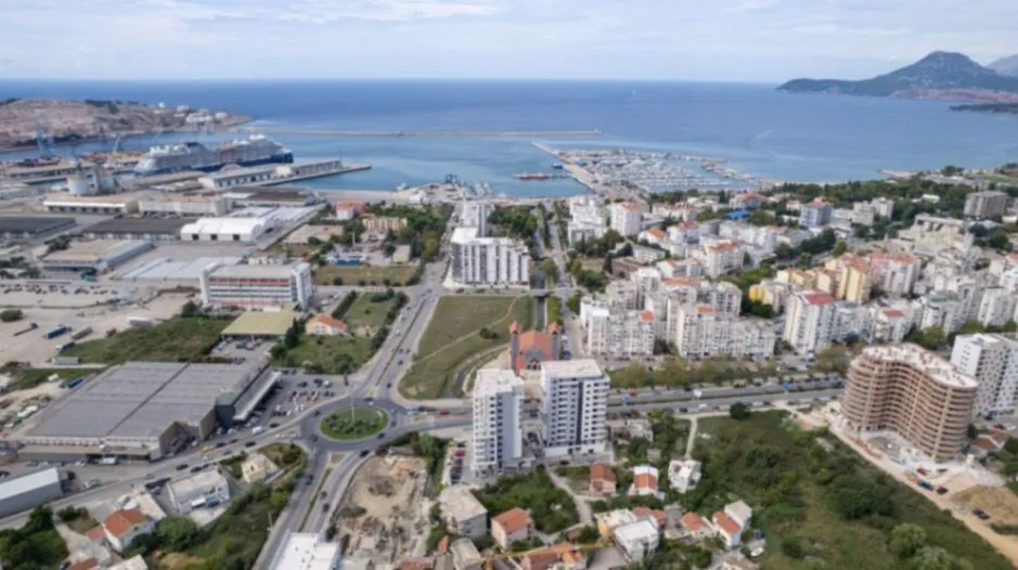 Prodaja, dvosoban stan, 86m², Centar, Bar