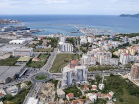 Sale, two bedroom apartment, 86m², Centar, Bar