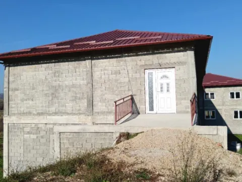 Izdavanje,  poslovni prostor, 1000m2, Radovci, Požega