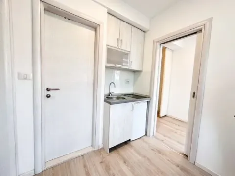 Izdavanje, poslovni prostor, 75m², Centar, Podgorica - image 11