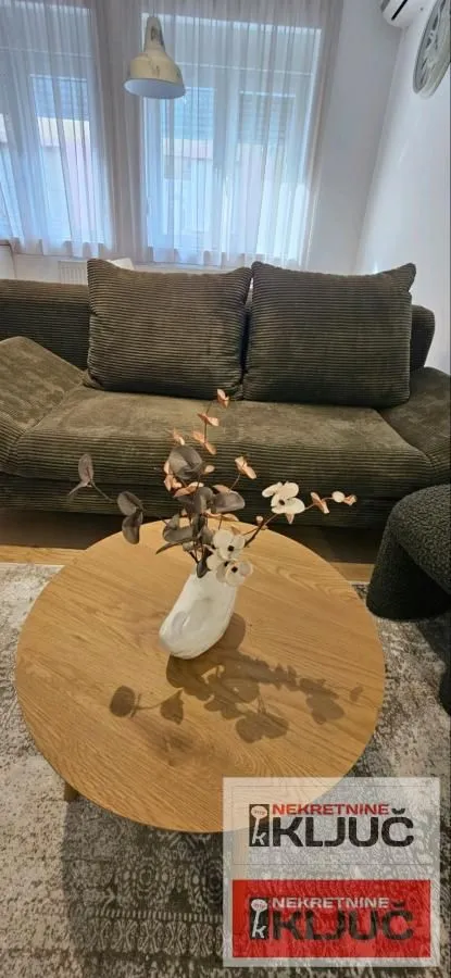 Izdavanje, jednosoban stan, 40m², Centar, Novi Sad