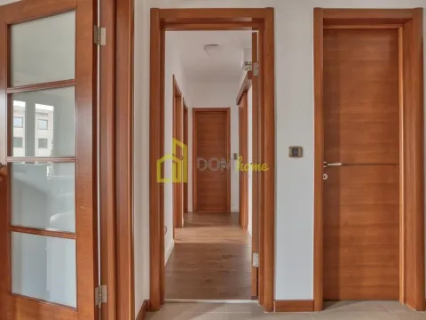 Izdavanje, dvosoban stan, 90m², Centar, Podgorica - image 13