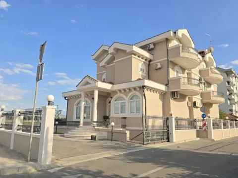Prodaja, ugostiteljski objekat, 1000m², Stari Aerodrom, Podgorica - image 9