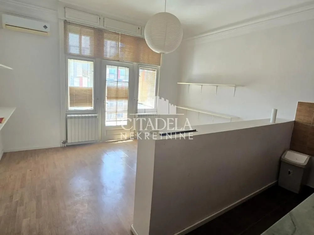 Rent, four bedroom apartment, 123m², Stari Grad, Beograd