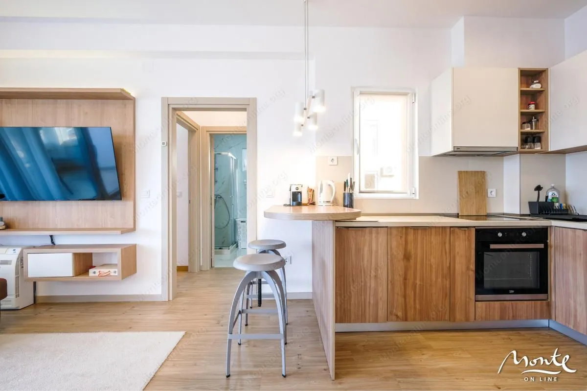 Prodaja, dvosoban stan, 66m², Tivat, Crna Gora