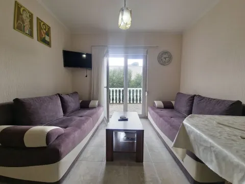 Rent, two bedroom apartment, 60m², Budva, Crna Gora - image 2