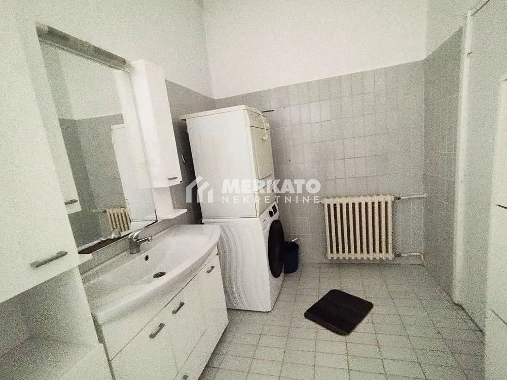 Prodaja, dvosoban stan, 67m², Centar, Zrenjanin