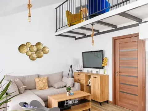 Izdavanje, stan, 65m², Tivat, Crna Gora - image 1