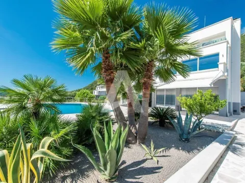 Sale, house, 760m², Đenovići, Herceg Novi - image 21