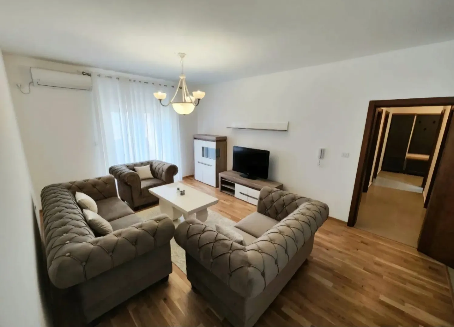Izdavanje, dvosoban stan, 73m², Tuški Put, Podgorica