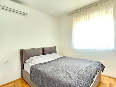 Prodaja, trosoban stan, 95m², Stari Aerodrom, Podgorica - image 7