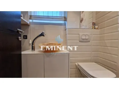 Prodaja, kuća, 345m², Surčin, Beograd - image 15