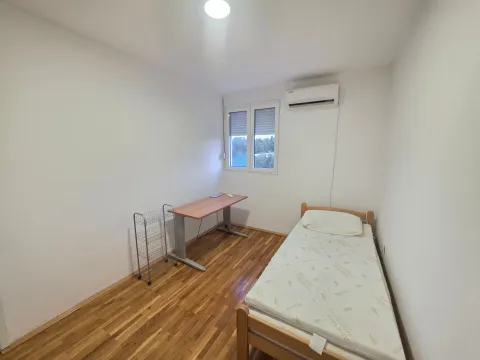 Rent, two bedroom apartment, 65m², Blok 5, Podgorica - image 7