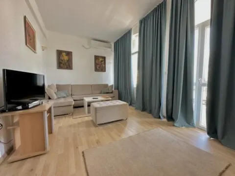 Izdavanje, jednosoban stan, 50m², Buljarica, Budva