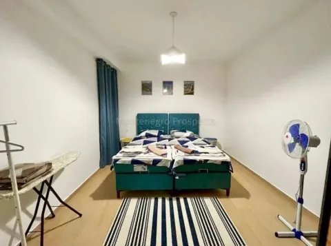 Rent, one bedroom apartment, 66m², Dobrota, Kotor - image 5