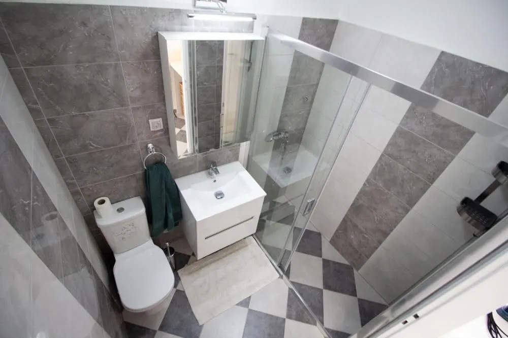 Izdavanje, trosoban stan, 70m², Slavija, Vračar Sve Podlokacije