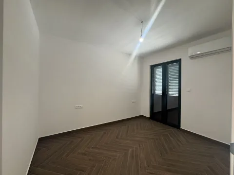 Prodaja, trosoban stan, 100m², Obala Đuraševića, Tivat - image 9