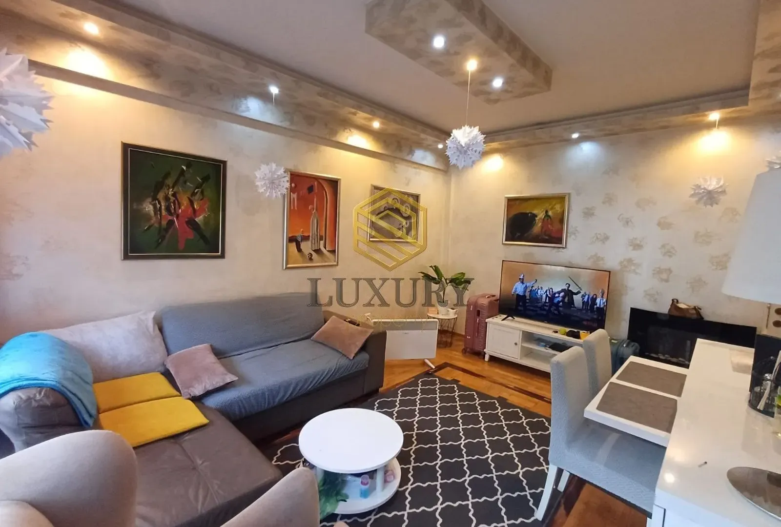 Izdavanje, dvosoban stan, 56m², Blok 9, Podgorica