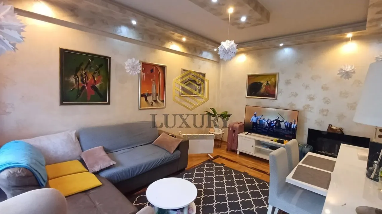 Izdavanje, dvosoban stan, 56m², Blok 9, Podgorica