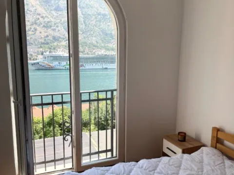 Izdavanje, dvosoban stan, 77m², Muo, Kotor - image 3