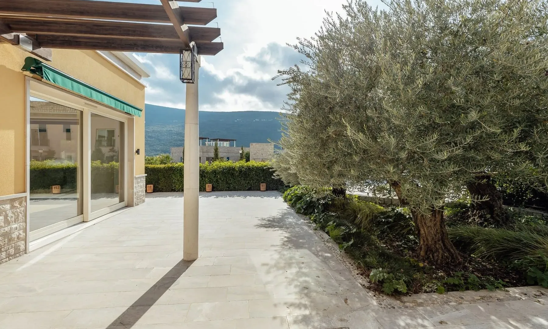 Prodaja, kuća, 287m², Portonovi, Herceg Novi