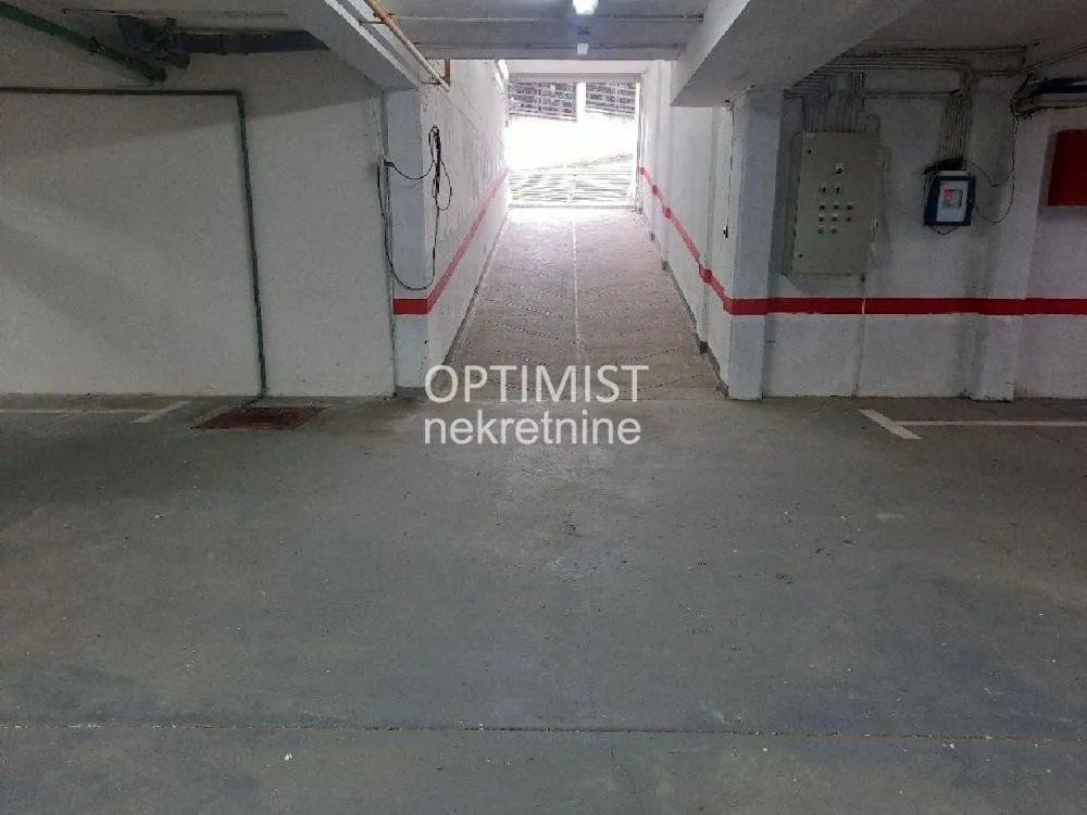 Sale, parking/garage, 170m², Kumodraž 1, Kumodraž Sve Podlokacije