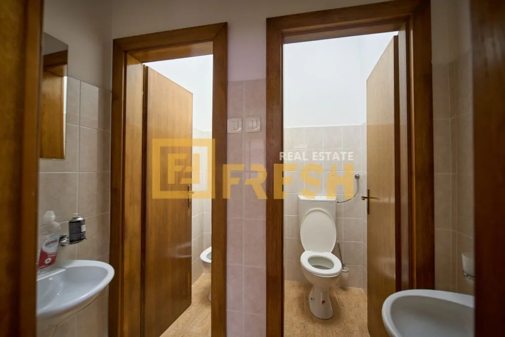 Sale, office space, 135m², Gintaš, Podgorica