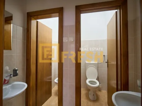 Prodaja, poslovni prostor, 135m², Gintaš, Podgorica - image 24