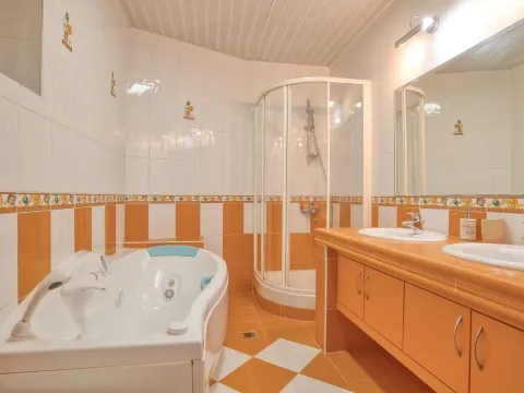 Prodaja, kuća, 311m², Reževići, Budva - image 13