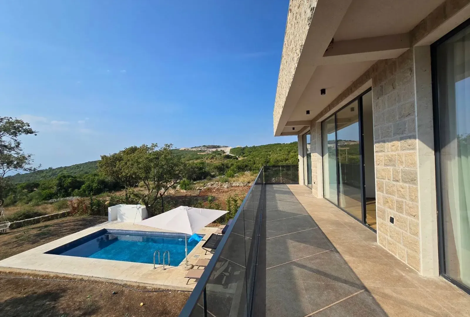 Rent, house, 250m², Višnjevo, Kotor