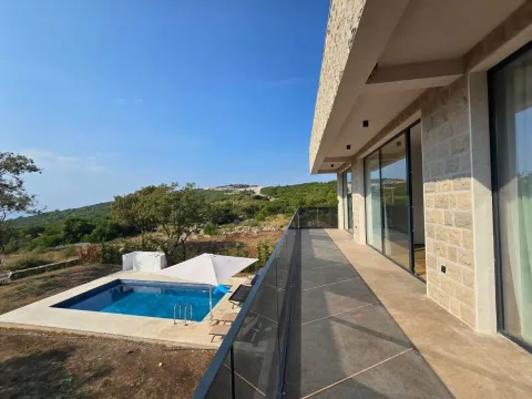 Rent, house, 250m², Višnjevo, Kotor - image 9