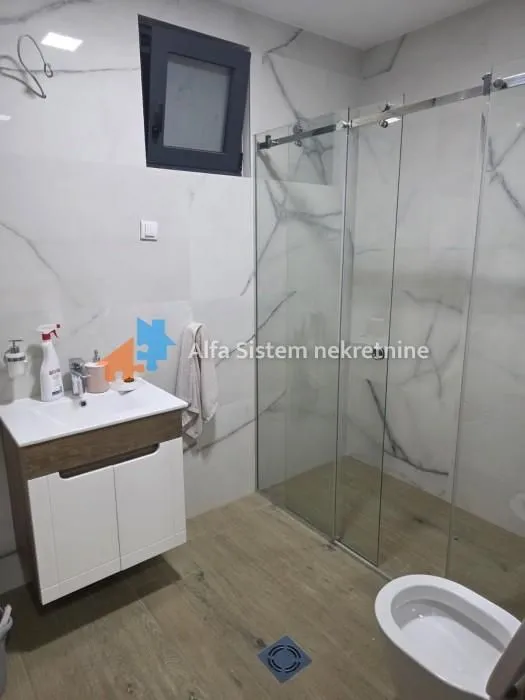 Rent, three bedroom apartment, 70m², Čubura, Beograd