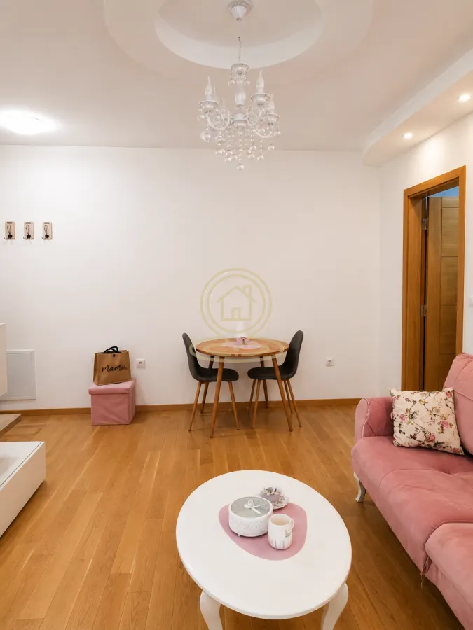 Rent, two bedroom apartment, 43m², Vračar Sve Podlokacije, Beograd