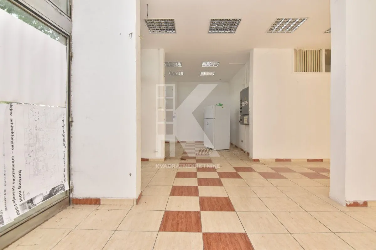 Rent, office space, 240m², Gintaš, Podgorica
