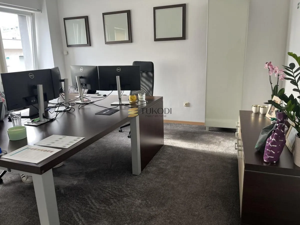 Rent, office space, 780m², Novo naselje, Novi Sad