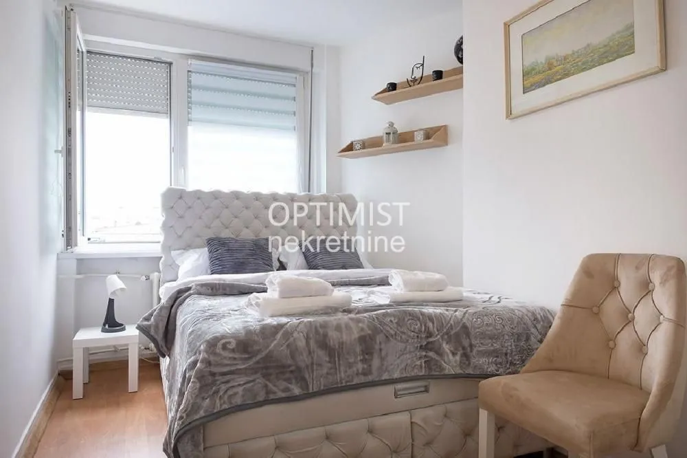 Rent, three bedroom apartment, 45m², Vračar Sve Podlokacije, Beograd