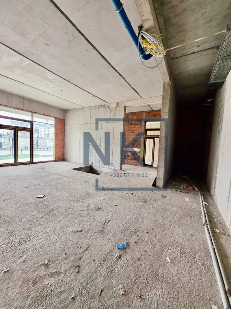 Izdavanje, poslovni prostor, 165m², Central Point, Podgorica