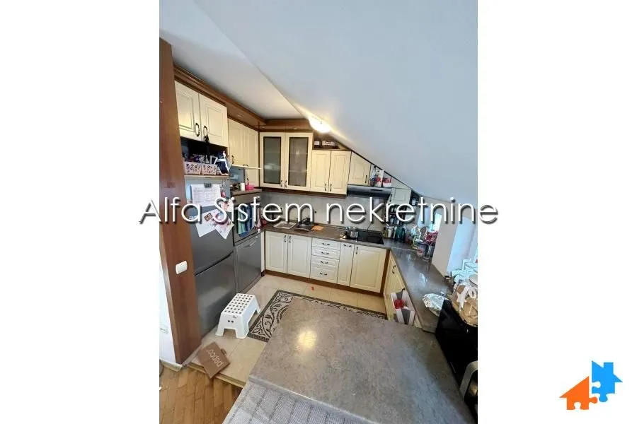 Izdavanje, stan, 130m², Banovo Brdo, Beograd