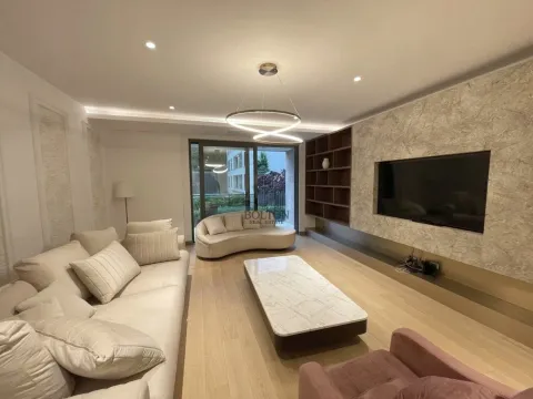 Izdavanje, dvosoban stan, 104m², Vračar, Šid - image 3