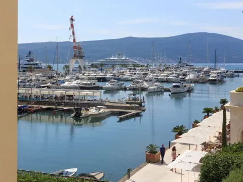 Prodaja, jednosoban stan, 61m², Porto Montenegro, Tivat - image 19