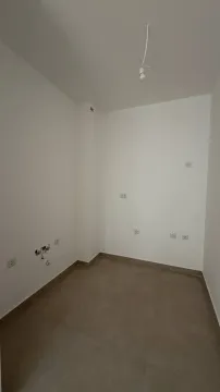 Prodaja, jednosoban stan, 48m², Centar, Bar - image 4