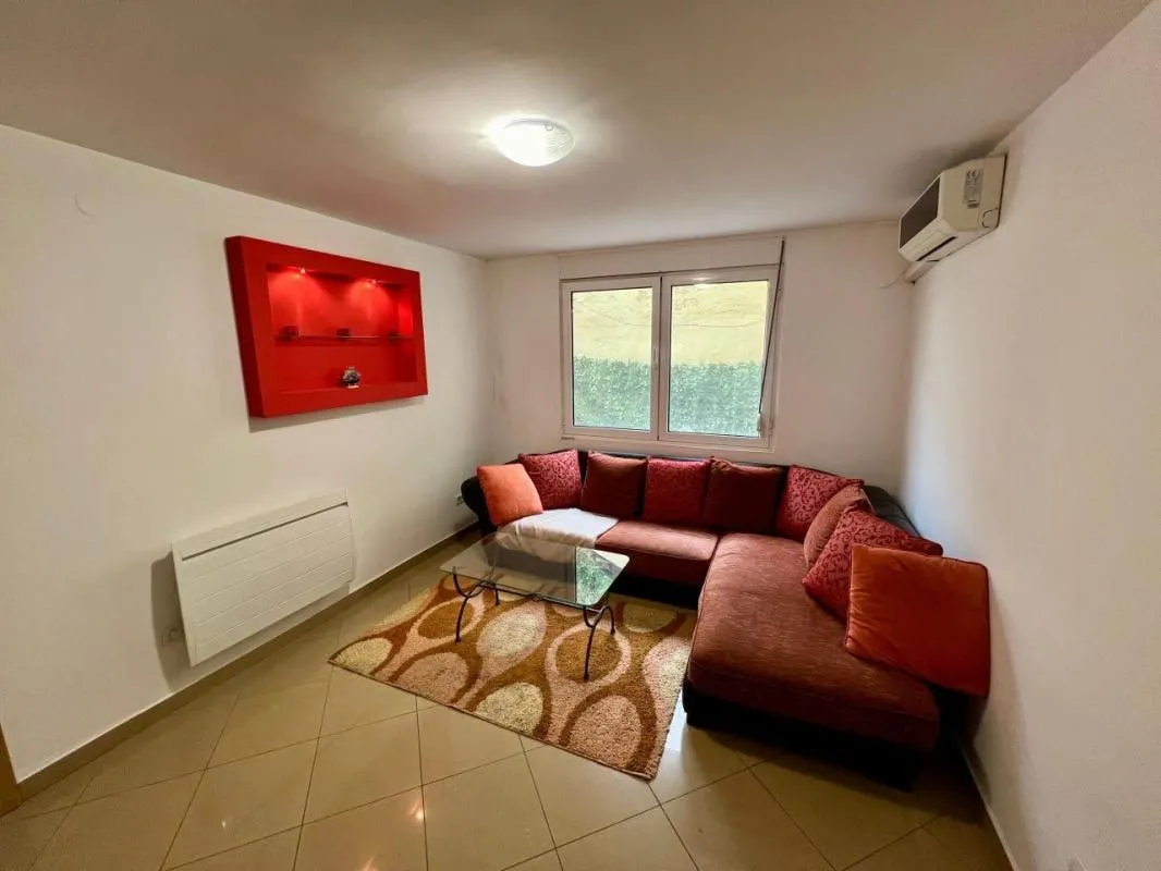 Daily-rent, one bedroom apartment, 46m², Šušanj, Bar